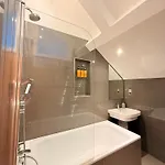 Penthouse River View With Secure Parking Διαμέρισμα *