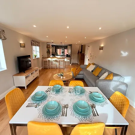 Penthouse River View With Secure Parking Apartment *