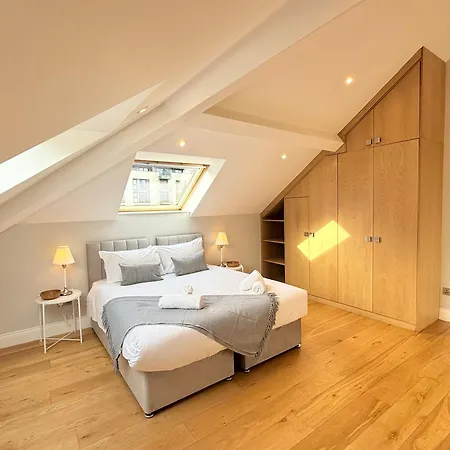 Penthouse River View With Secure Parking Apartment Bristol