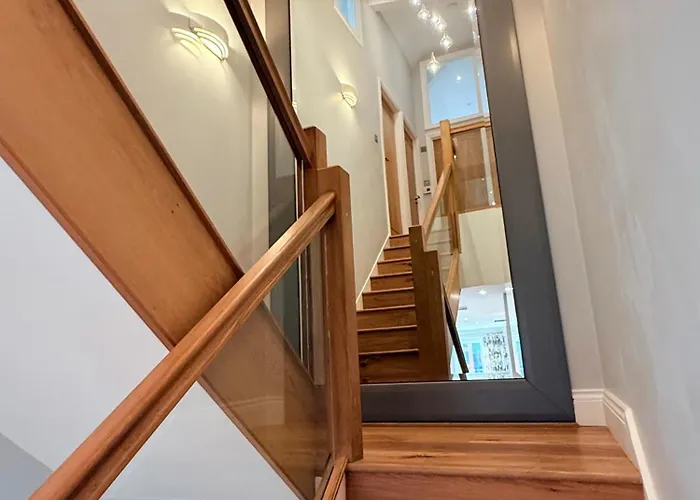 Penthouse River View With Secure Parking Bristol