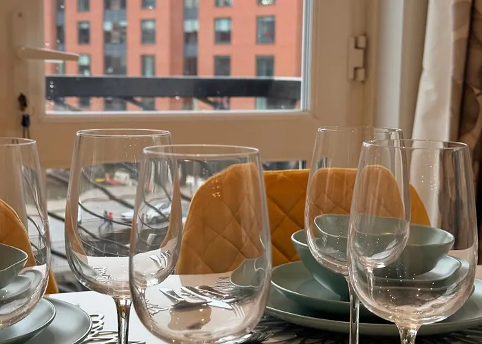 Апартаменти Penthouse River View With Secure Parking Бристоль