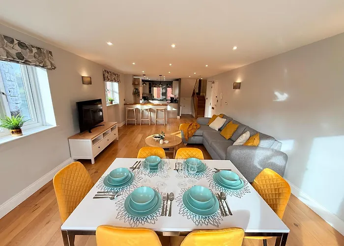 Penthouse River View With Secure Parking Апартаменти *