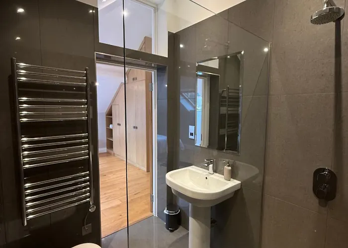 Penthouse River View With Secure Parking *