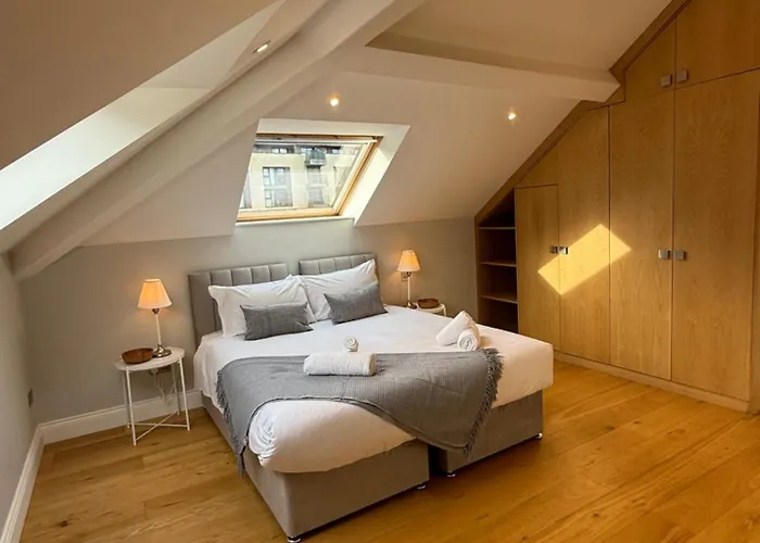 Penthouse River View With Secure Parking Апартаменти *