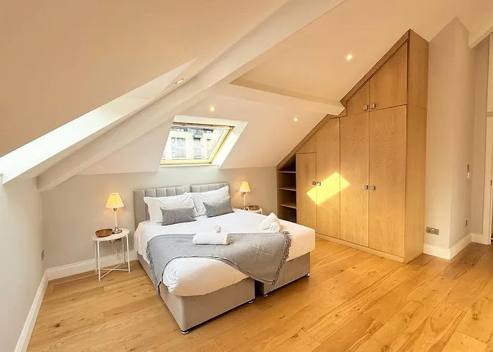 Penthouse River View With Secure Parking Apartment Bristol