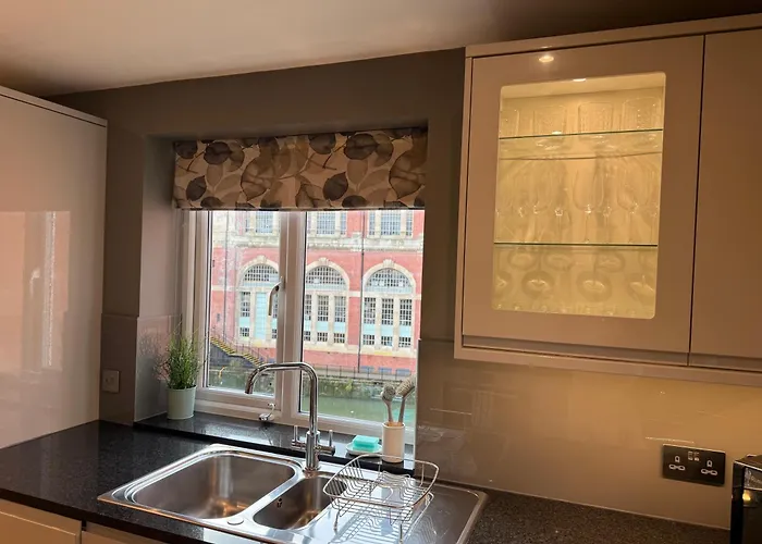 Penthouse River View With Secure Parking Бристоль