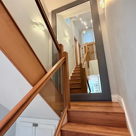 Penthouse River View With Secure Parking Бристоль