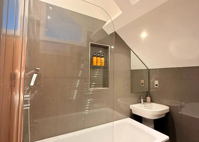 Penthouse River View With Secure Parking Apartmán *